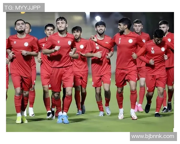 中国足球迎战圣多斯队全力争胜展现实力与团队精神