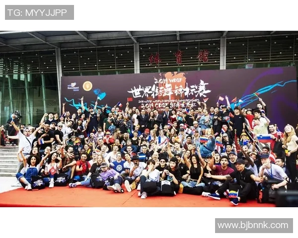 深圳街舞队在世界攀岩锦标赛中的灵活性表现引发热议与关注