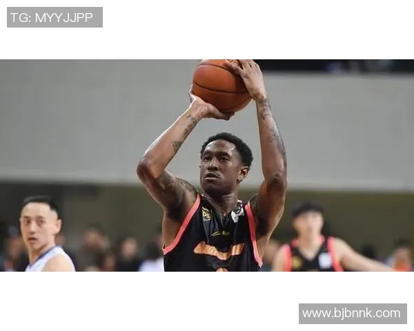 马尚布鲁克斯的篮球之路与辉煌成就解析